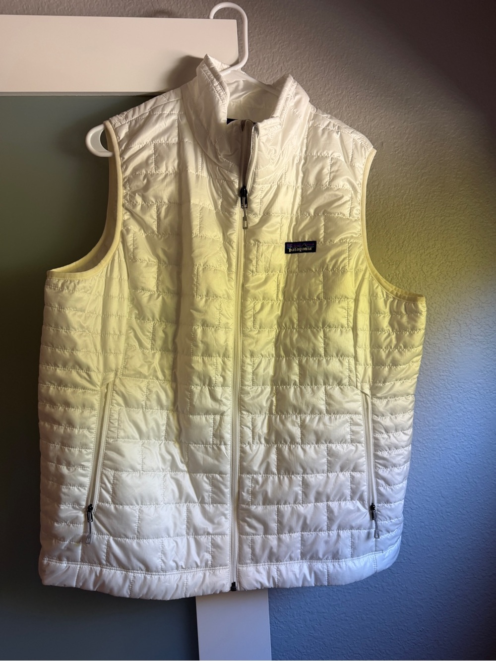 Patagonia White Quilted Insulated Vest nwt